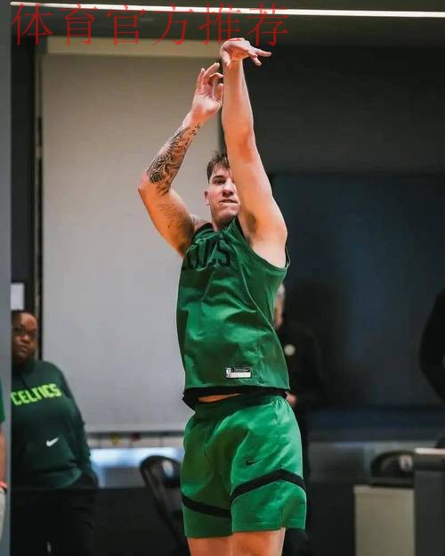 沃尔什首发仅出战17分钟，投篮3中2得到8分6篮板2抢断